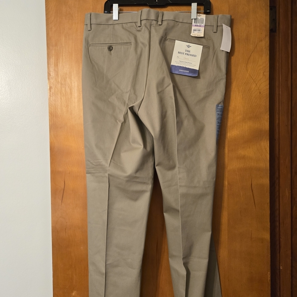 NWT Dockers Best Pressed Classic Fit Gray Pleated Pants Size 38 X 30 - Picture 2 of 6